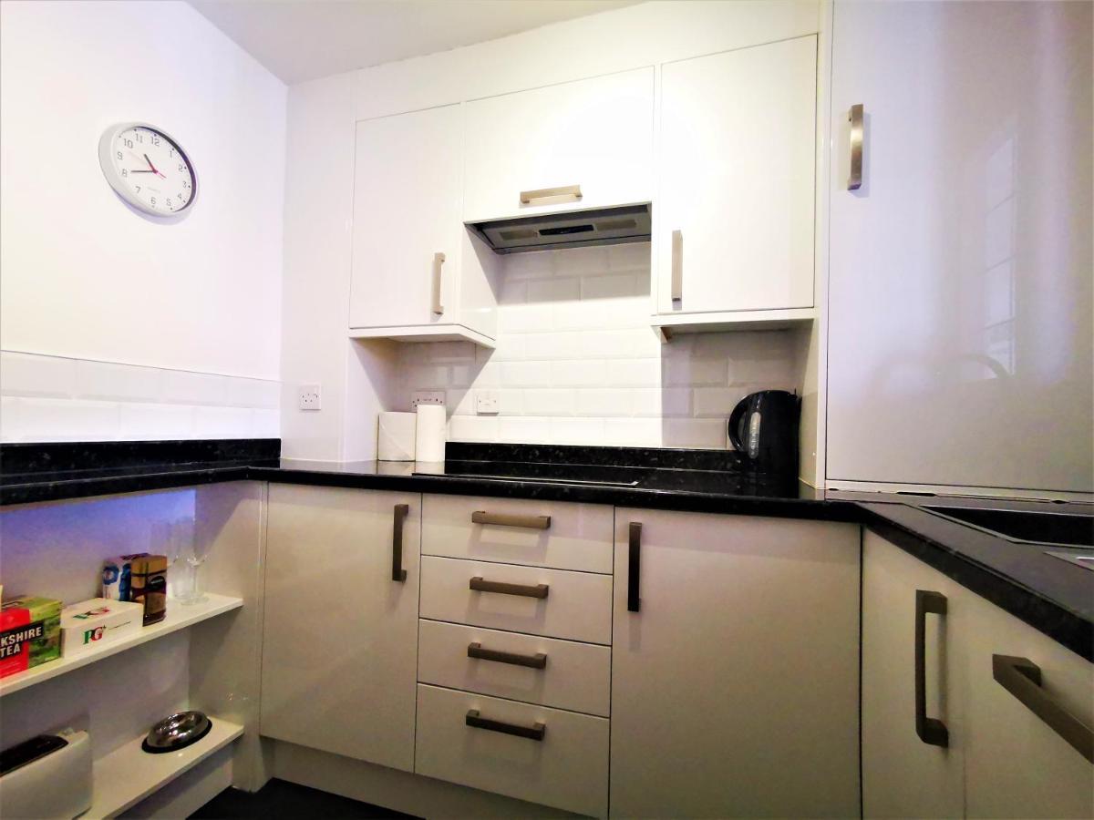 Marina Living With Parking, Balcony, Quiet And Secure Lejlighed Brighton Eksteriør billede