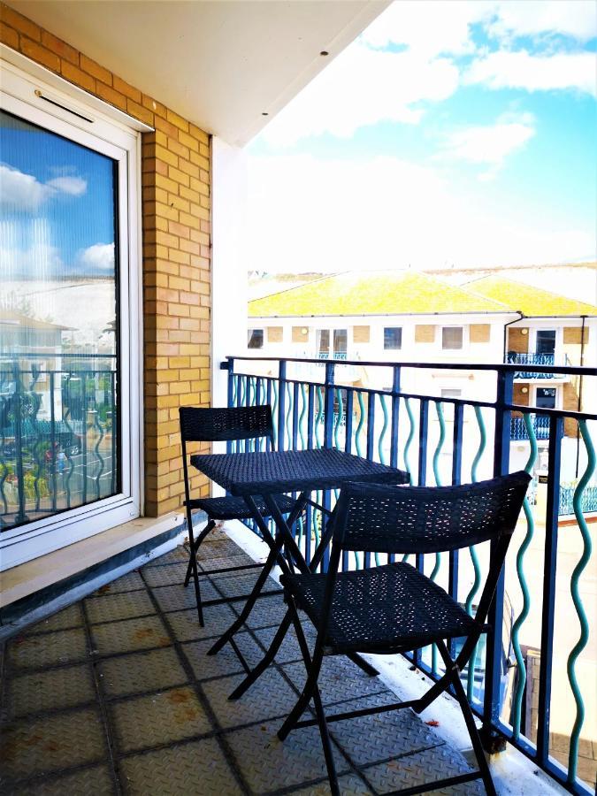 Marina Living With Parking, Balcony, Quiet And Secure Lejlighed Brighton Eksteriør billede