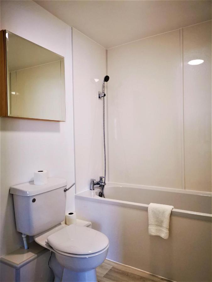 Marina Living With Parking, Balcony, Quiet And Secure Lejlighed Brighton Eksteriør billede