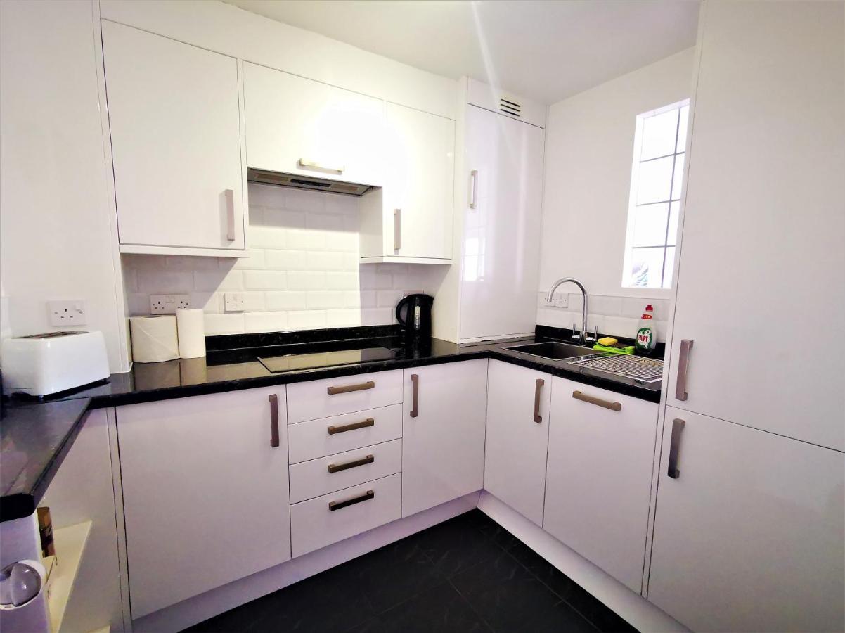 Marina Living With Parking, Balcony, Quiet And Secure Lejlighed Brighton Eksteriør billede