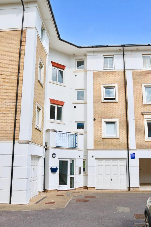 Marina Living With Parking, Balcony, Quiet And Secure Lejlighed Brighton Eksteriør billede