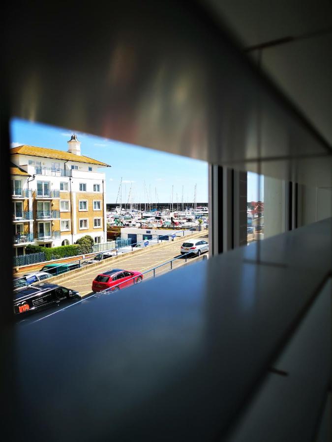 Marina Living With Parking, Balcony, Quiet And Secure Lejlighed Brighton Eksteriør billede